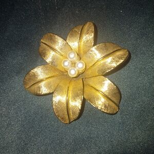 Gold Floral Hair Accessory with Pearl Detail